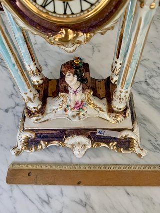 Reloj de sobremesa porcelana