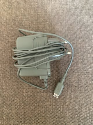 Nintendo DS Lite Rosa + Cargador Original + 9 Jueg