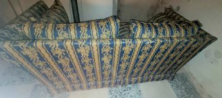 Sofá Vintage Azul y Dorado