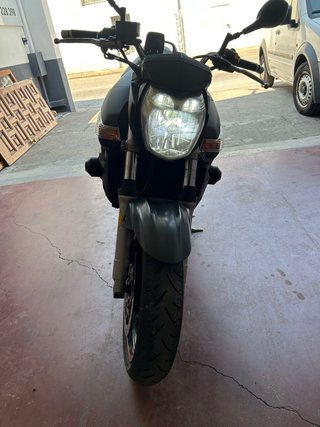 Suzuki GSR 600 Naked Negra/Plata Limtitada para A2