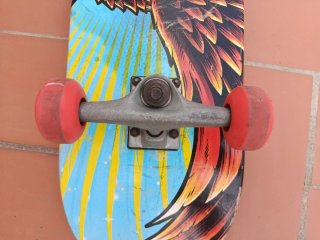 Monopatín Tony Hawk Golden Hawk