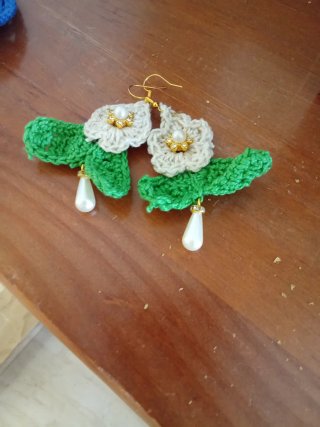 Artesanía: Pendientes, bolsos, collares, pulseras