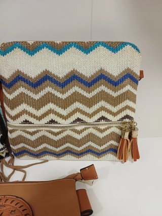 Lote 3 bolsos étnicos y cuero
