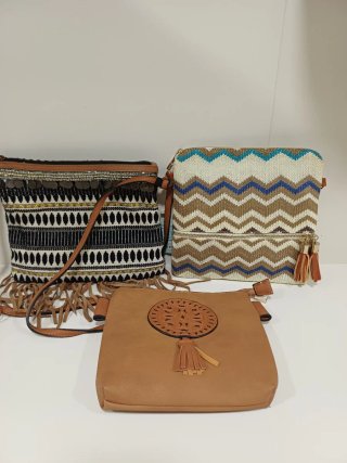 Lote 3 bolsos étnicos y cuero