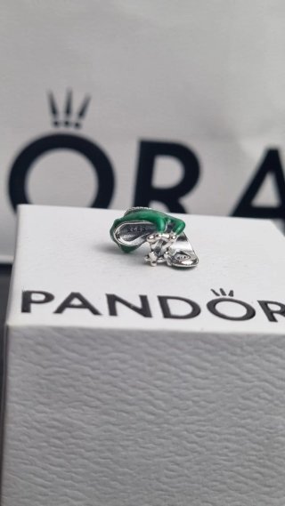 Charm Camaleón Pandora Disney Pascal Enredados