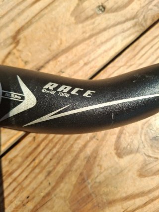 Manillar Bontrager Race Doble Altura 650mm 31.8mm