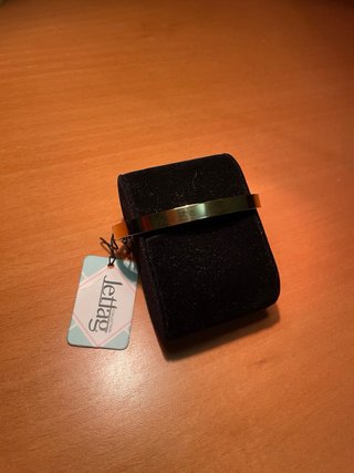Pulseira dourada Jettag com pedras