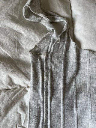 Camiseta tirantes gris botones