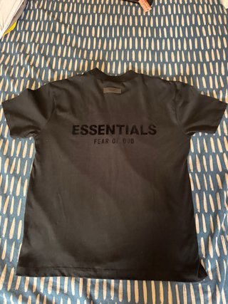 Camiseta Essentials Negra