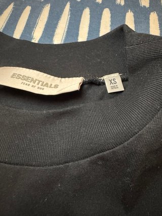 Camiseta Essentials Negra
