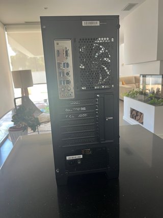 Torre PC Sobremesa Negra