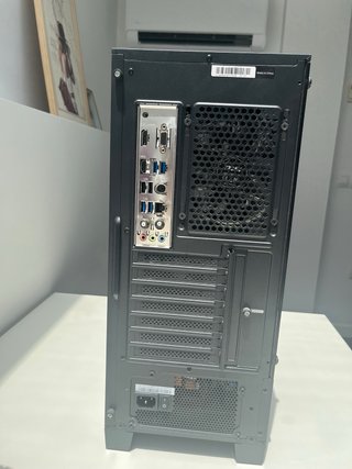 Torre PC Sobremesa Negra