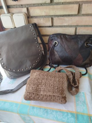 Bolsos de piel y varios modelos