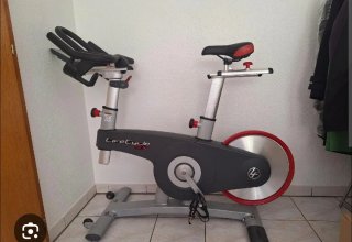 Bicicleta Life Fitness Lifecycle GX con Pantalla