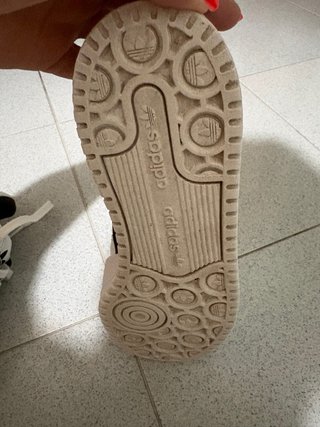 Adidas Sneakers Bianche e Nere