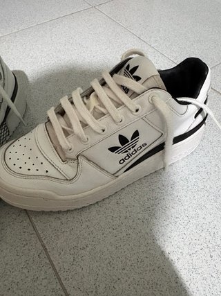 Adidas Sneakers Bianche e Nere
