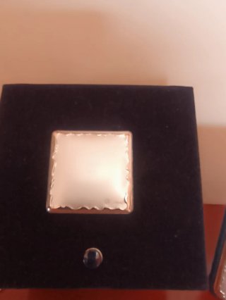 Sveglia da tavolo con custodia, in argento