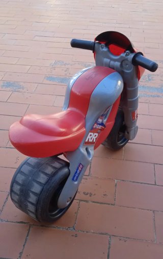 Moto correpasillos Feber RR