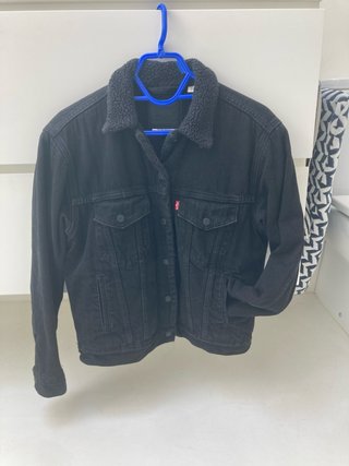 Chaqueta Levis Negra con Borreguito