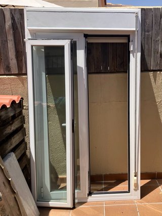Ventana doble cristal abatible blanca