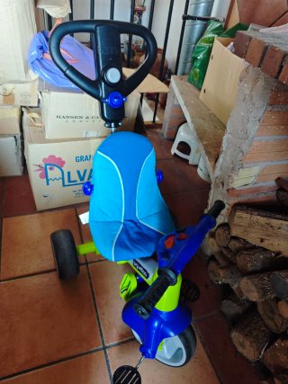 Triciclo infantil azul y verde