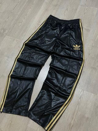 Chándal Adidas Vintage Chile 62 Negro/Dorado