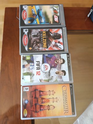 Consola Portátil Sony PSP + 4 juegos de regalo