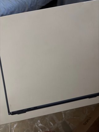 MacBook M2 256GB Plata