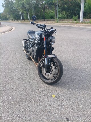 Triumph Trident 660