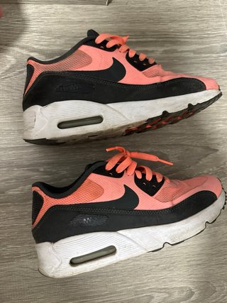 Zapatillas Nike Air Max color salmón