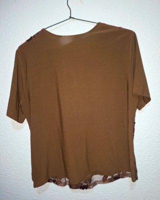 Blusa de manga corta con bordado floral