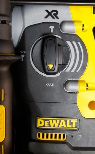 Taladro Percutor DeWalt XR SDS-Plus sin escobillas