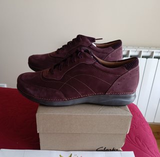 Zapatillas Clarks Cuero Burdeos Talla 42 de 120€