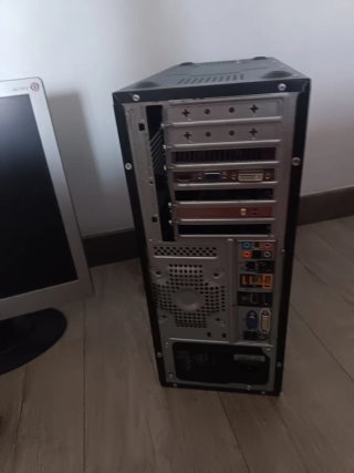 Torre PC y Pantalla Acer