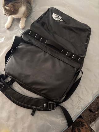 The North Face Base Camp Messenger Bag Negra