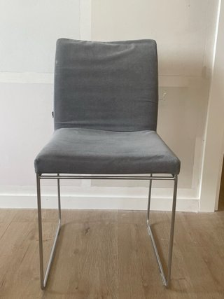 Silla italiana gris patas cromadas