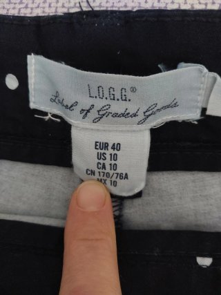 Pantalón corto lunares