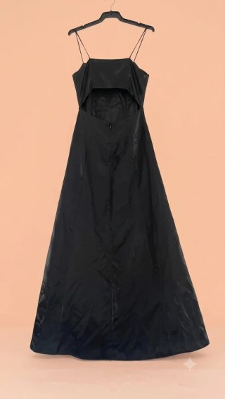 Vestido de fiesta negro elegante