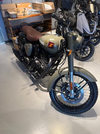 Royal Enfield Classic 350 Signals Verde