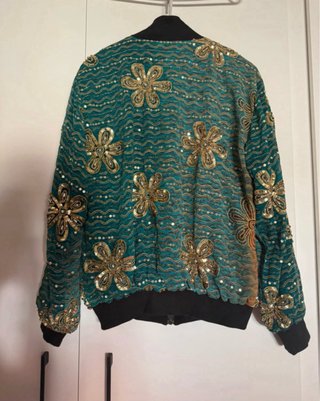 Chaqueta bomber joya artesanal bordada India