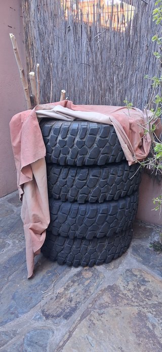 Neumáticos Insa 4x4  235/85/16