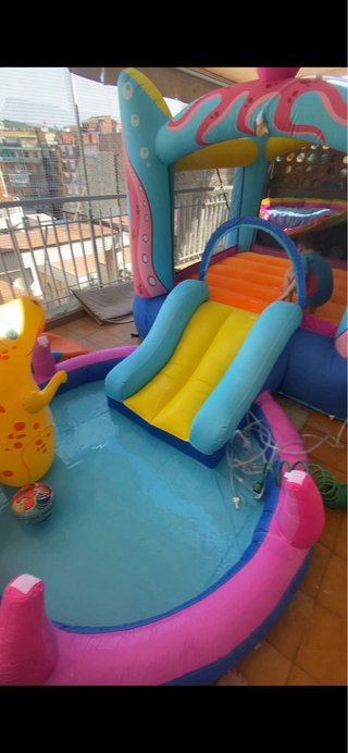 Castillo hinchable acuático con motor SIN REBAJA