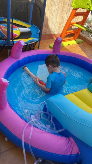 Castillo hinchable acuático con motor SIN REBAJA