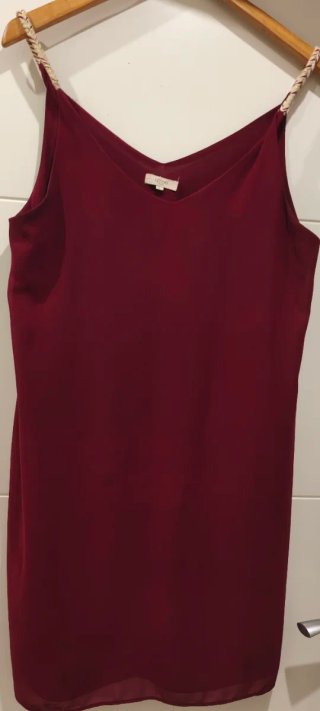 Vestido tirantes burdeos