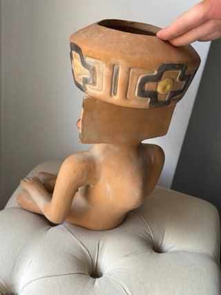 Figura de barro artesanal estilo precolombino/maya