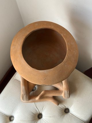 Figura de barro artesanal estilo precolombino/maya