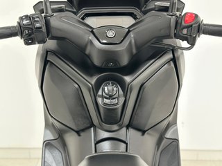YAMAHA XMAX 300