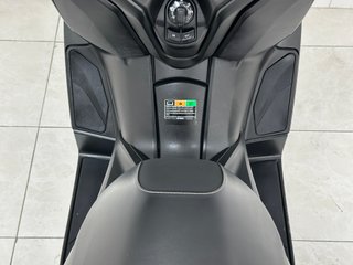 YAMAHA XMAX 300