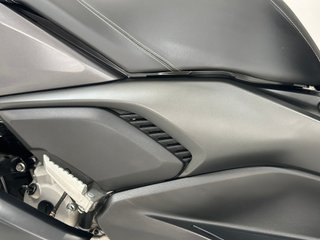 YAMAHA XMAX 300
