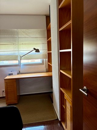 Dormitorio juvenil madera pino.